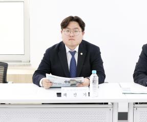 의원연구단체 전통시장 활력 더하기 연구회 회의