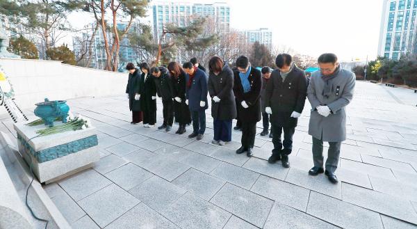 새해 현충탑 참배